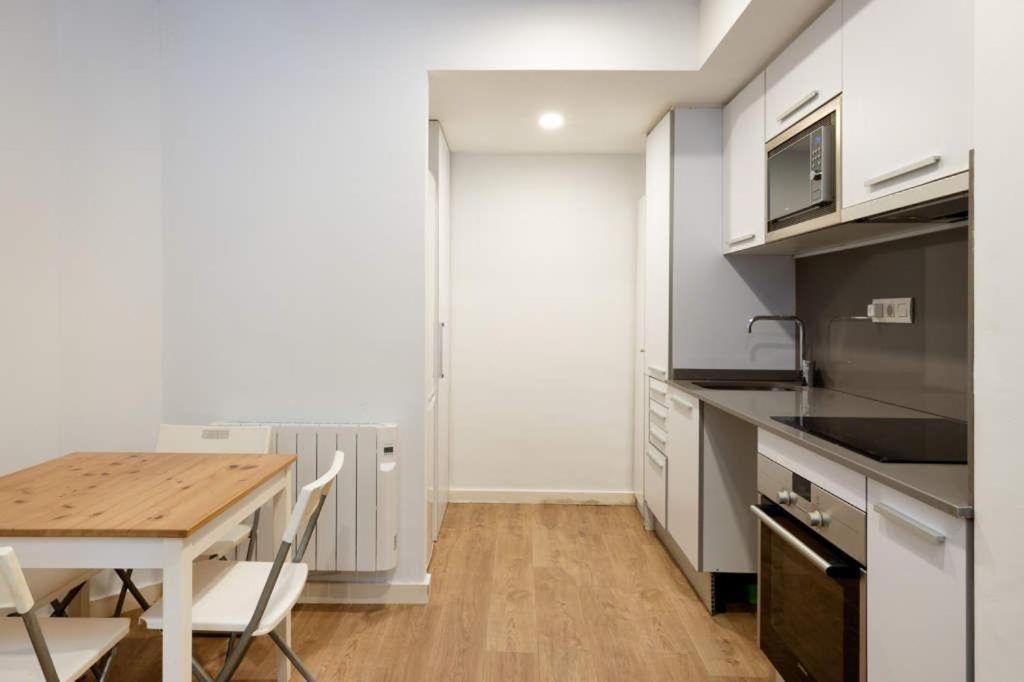 Apartment Live Camp Nou L'Hospitalet de Llobregat Exteriör bild